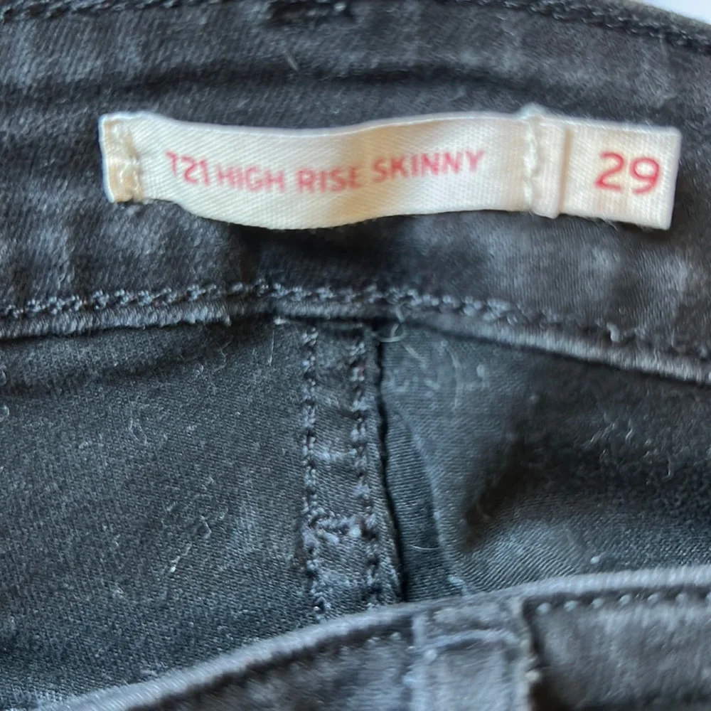 Levi's Black Skinny Jeans With Distressed Hems - Picture 8 of 8